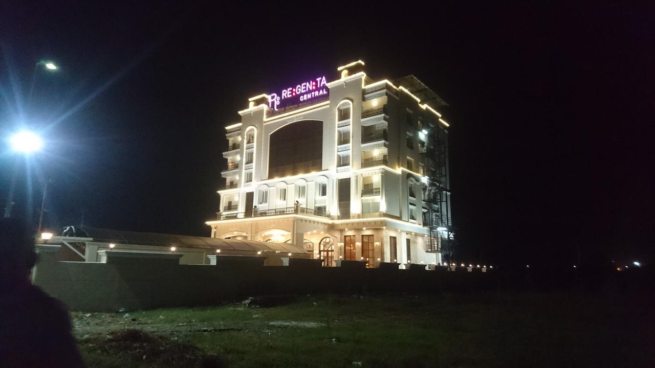 Regenta Central Индор Екстериор снимка