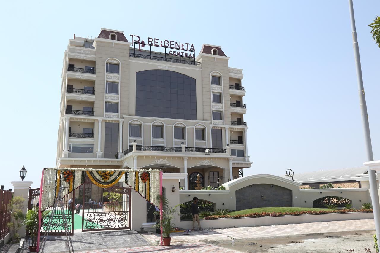 Regenta Central Индор Екстериор снимка