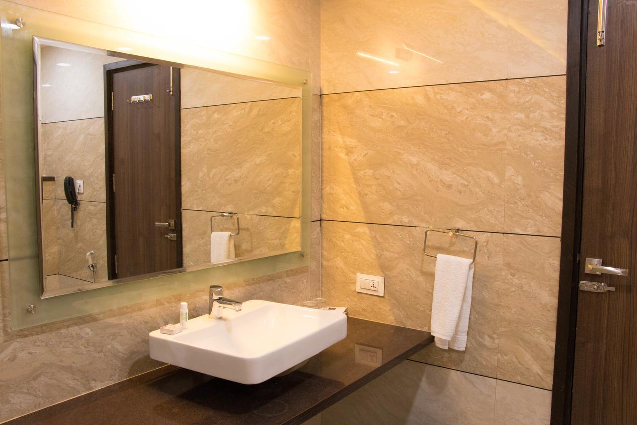 Regenta Central Индор Екстериор снимка
