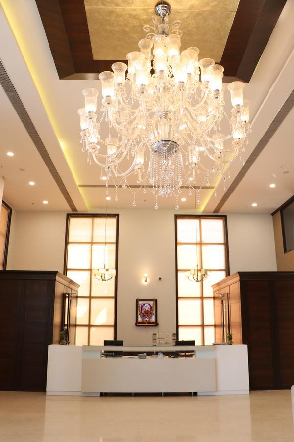 Regenta Central Индор Екстериор снимка