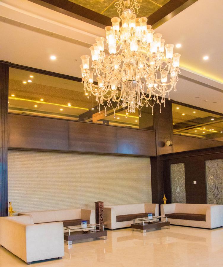 Regenta Central Индор Екстериор снимка