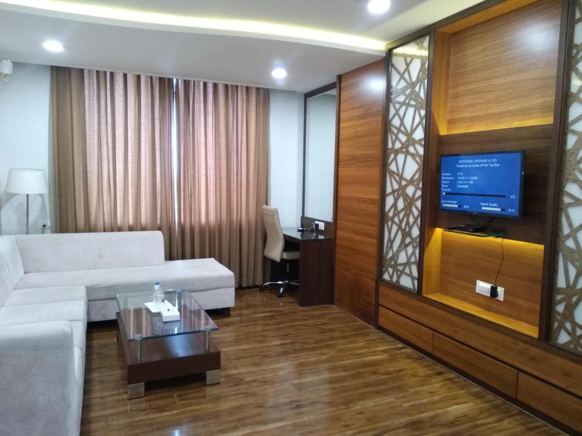 Regenta Central Индор Екстериор снимка